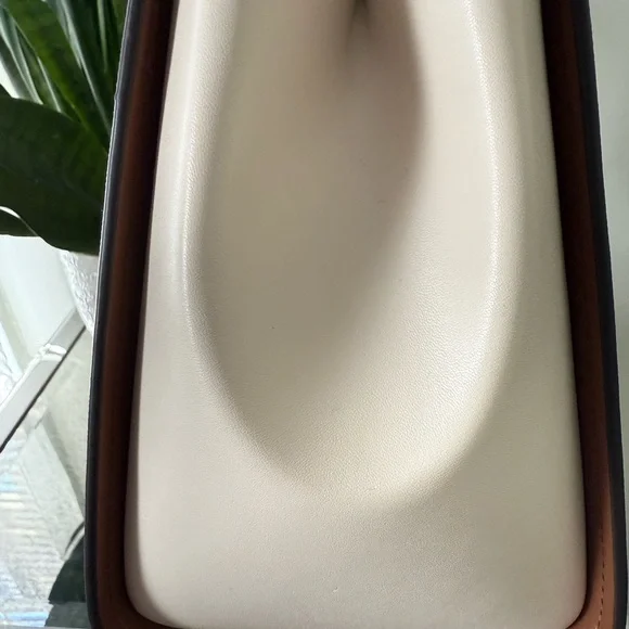 BRAND NEW Michael Kors Marilyn Satchel Bag. 🤎👜 Beautiful!! - Picture 13 of 16